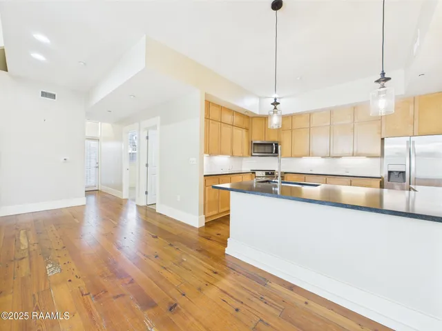 $395,000 | 1127 Camellia Boulevard, Unit H1, Lafayette, LA 70508