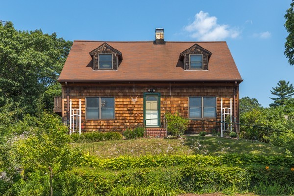 37 East Border Road Malden, MA 02148 - Photo 1 of 26 Gallery Image 1