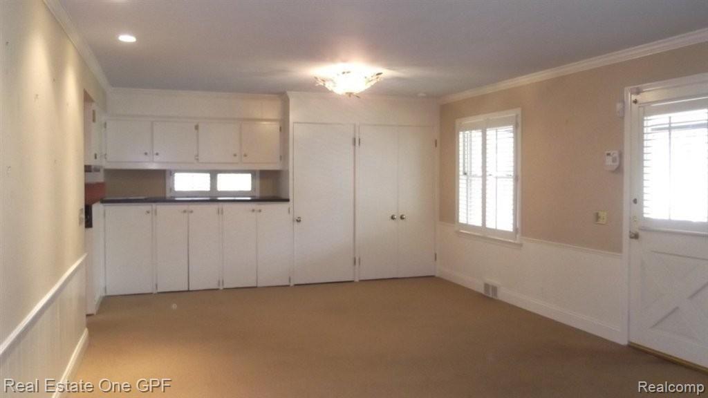 906 Washington Road Grosse Pointe, MI 48230 - Photo 8 of 25 DSCF1679.jpg