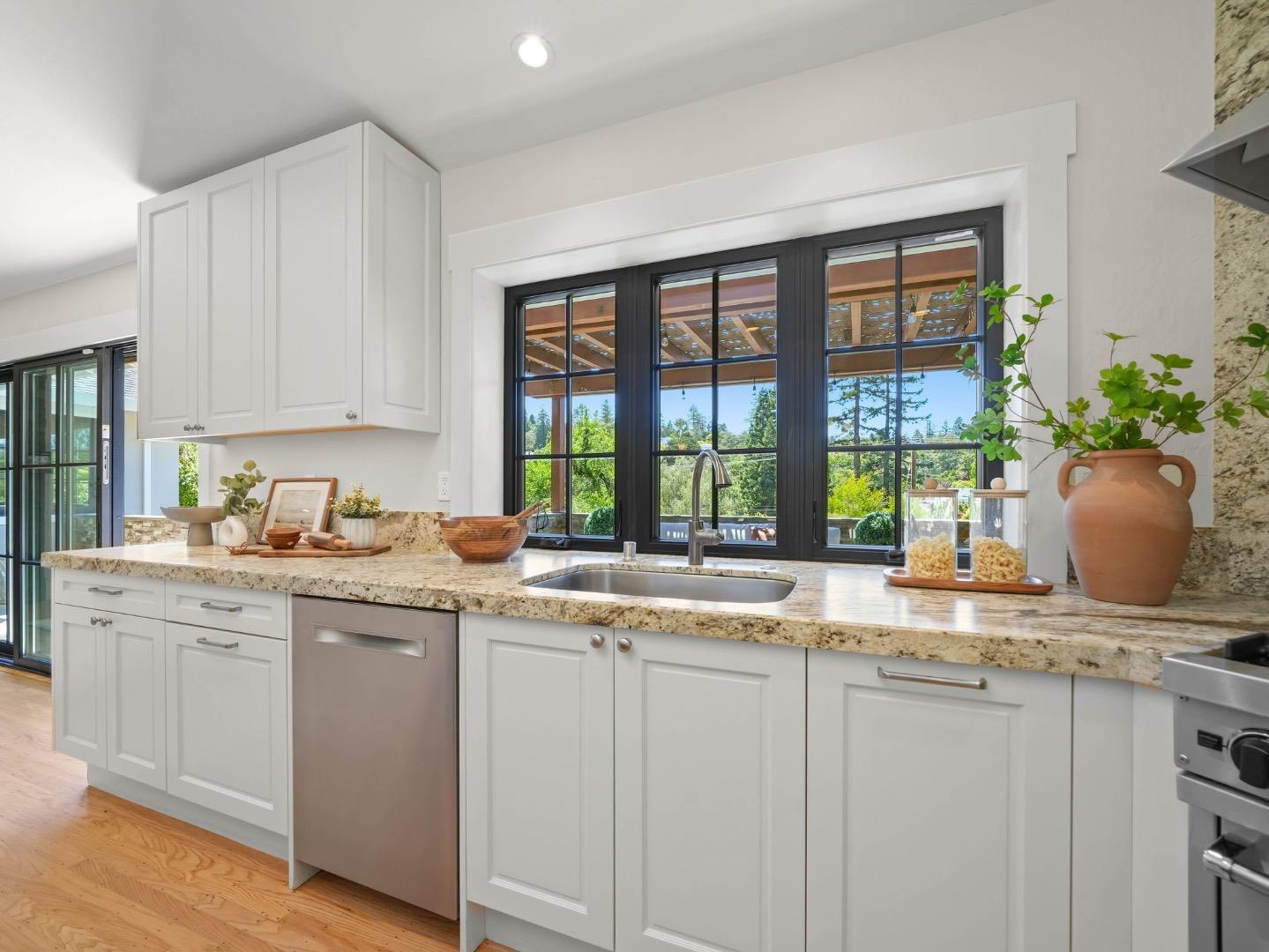 405 Glendale Road San Mateo, CA 94402 - Photo 18 of 81