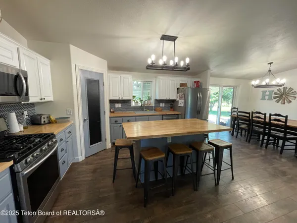 $619,000 | 350 Worton Lane, Auburn, WY 83111