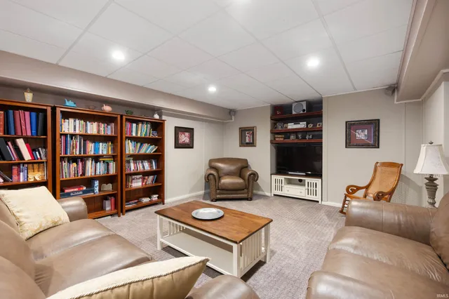 $525,000 | 281 Creekside Court, Hartford City, IN 47348