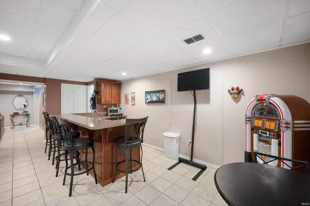 $525,000 | 281 Creekside Court, Hartford City, IN 47348