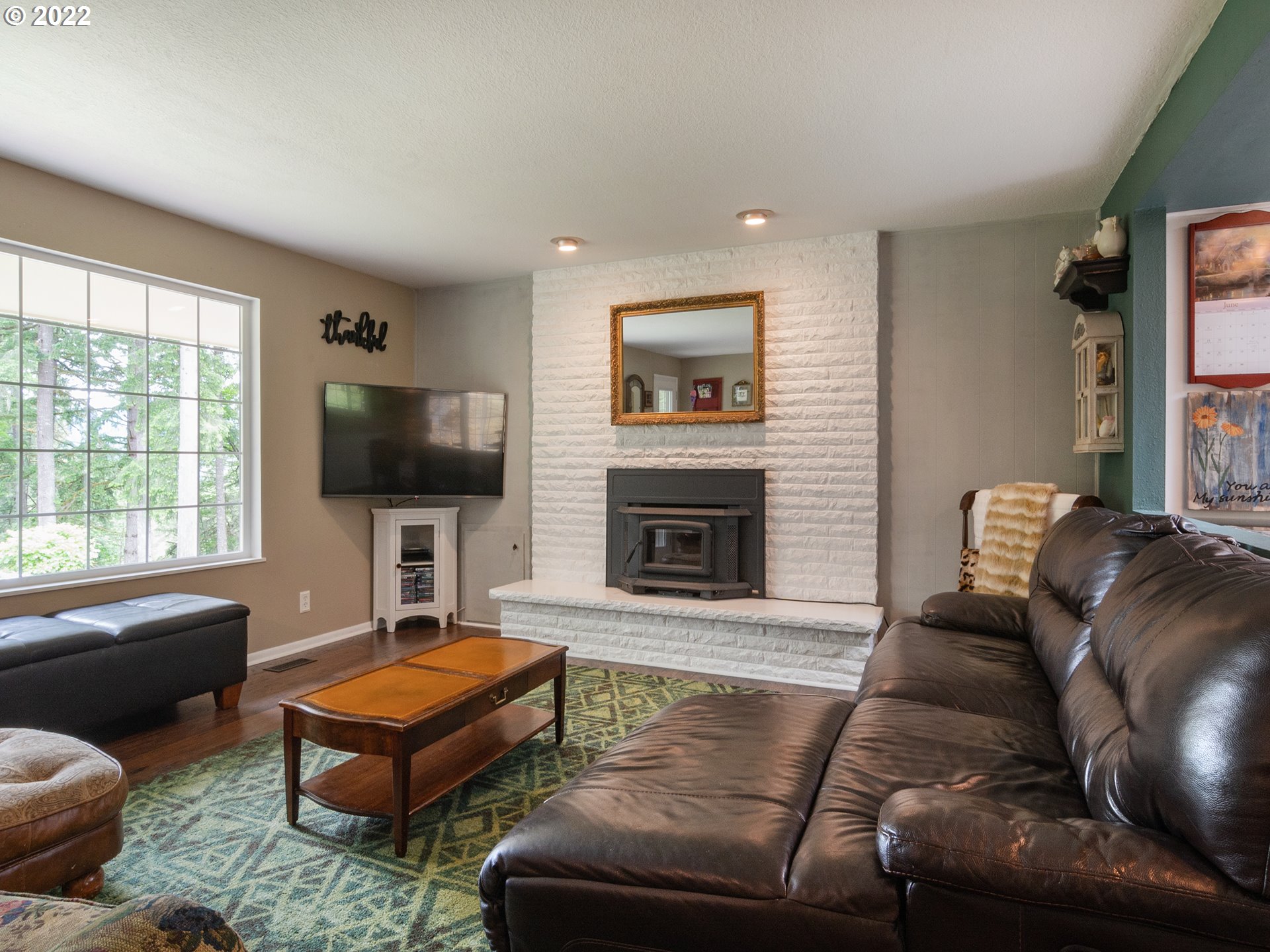 37195 Tree Farm Road Springfield, OR 97478 - Photo 9 of 32 Living Room