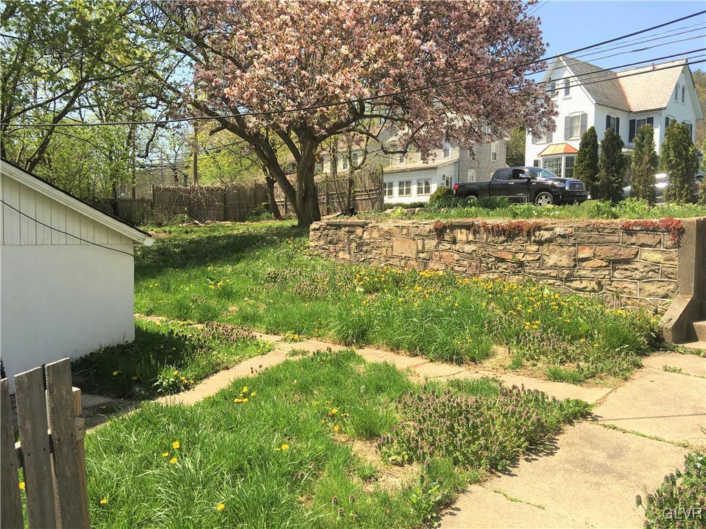 3070 Springtown Road Coopersburg, PA 18036 - Photo 30 of 31 a view of yard with tree
