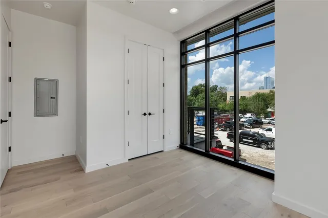 $2,550 | 1501 East 4th Street, Unit 201, Austin, TX 78702