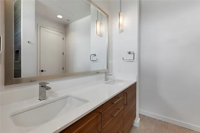 $2,550 | 1501 East 4th Street, Unit 201, Austin, TX 78702