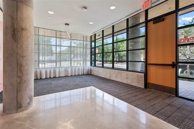 $2,550 | 1501 East 4th Street, Unit 201, Austin, TX 78702