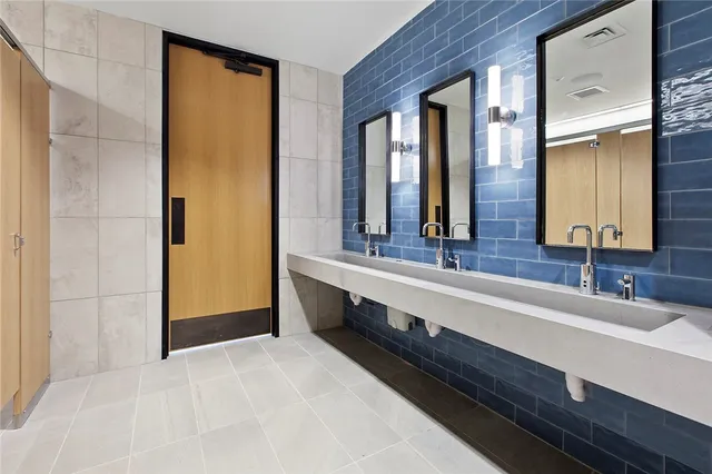 $2,550 | 1501 East 4th Street, Unit 201, Austin, TX 78702