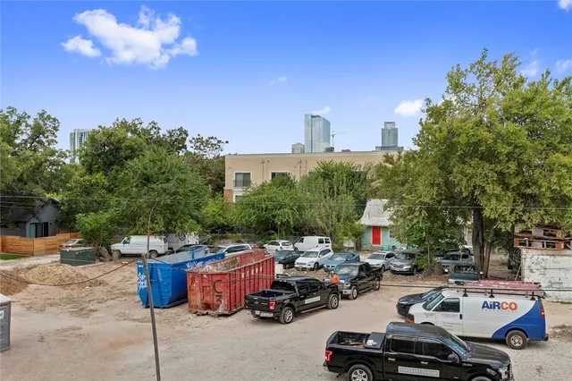 $2,550 | 1501 East 4th Street, Unit 201, Austin, TX 78702