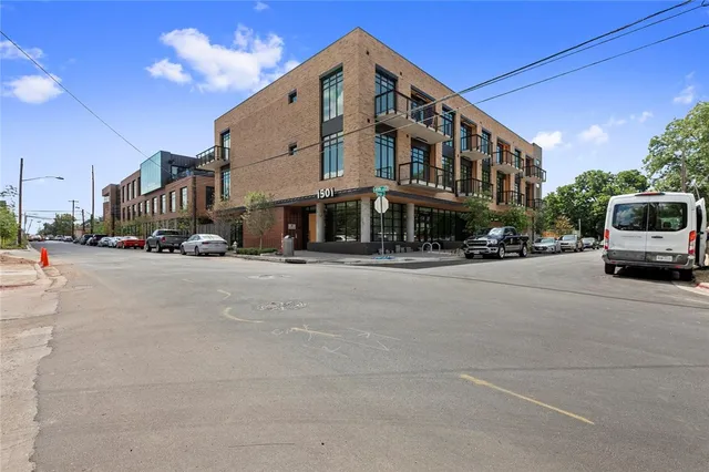 $2,550 | 1501 East 4th Street, Unit 201, Austin, TX 78702
