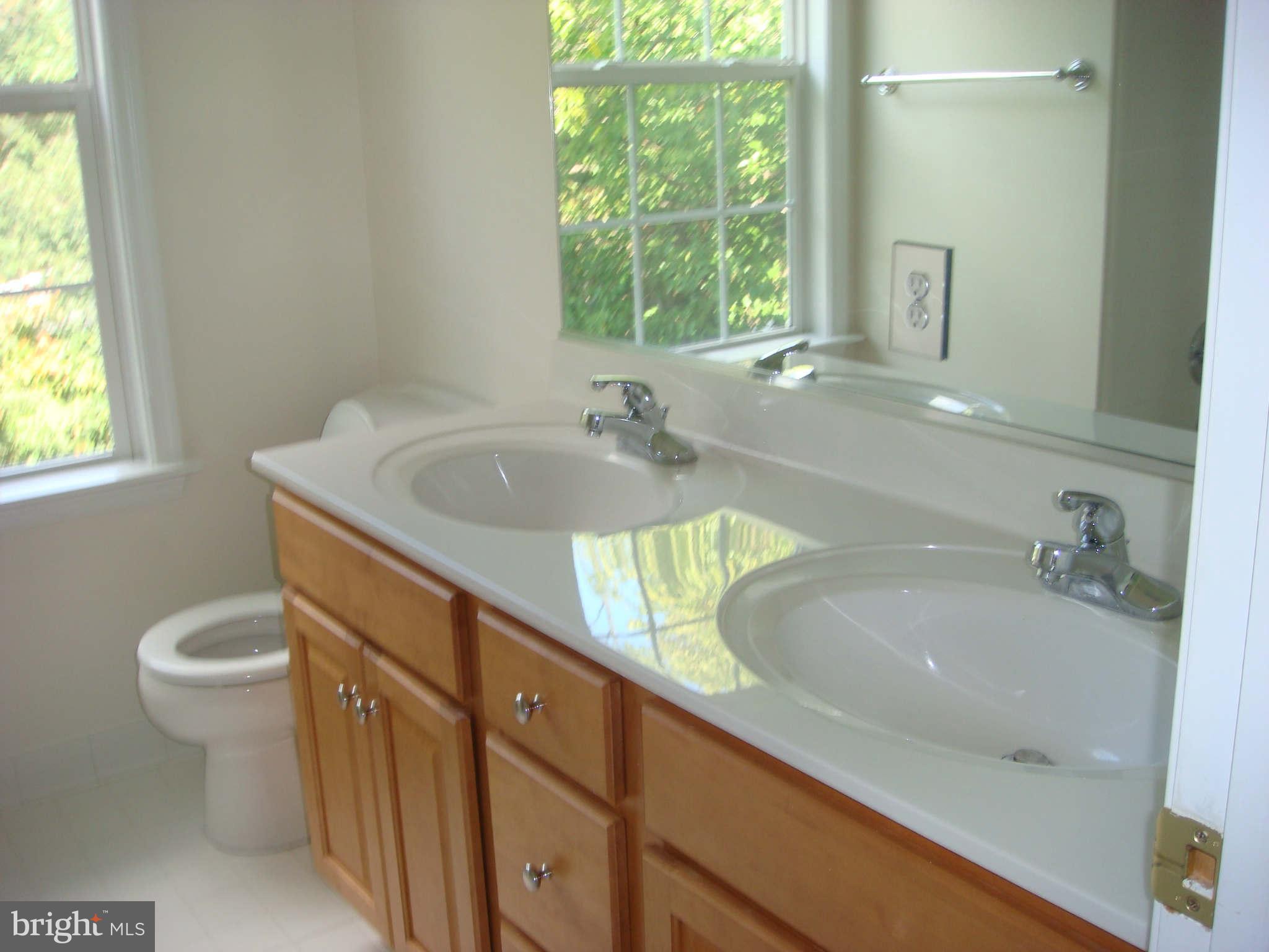 126 George Street Gaithersburg, MD 20877 - Photo 16 of 26 Duel Vanity