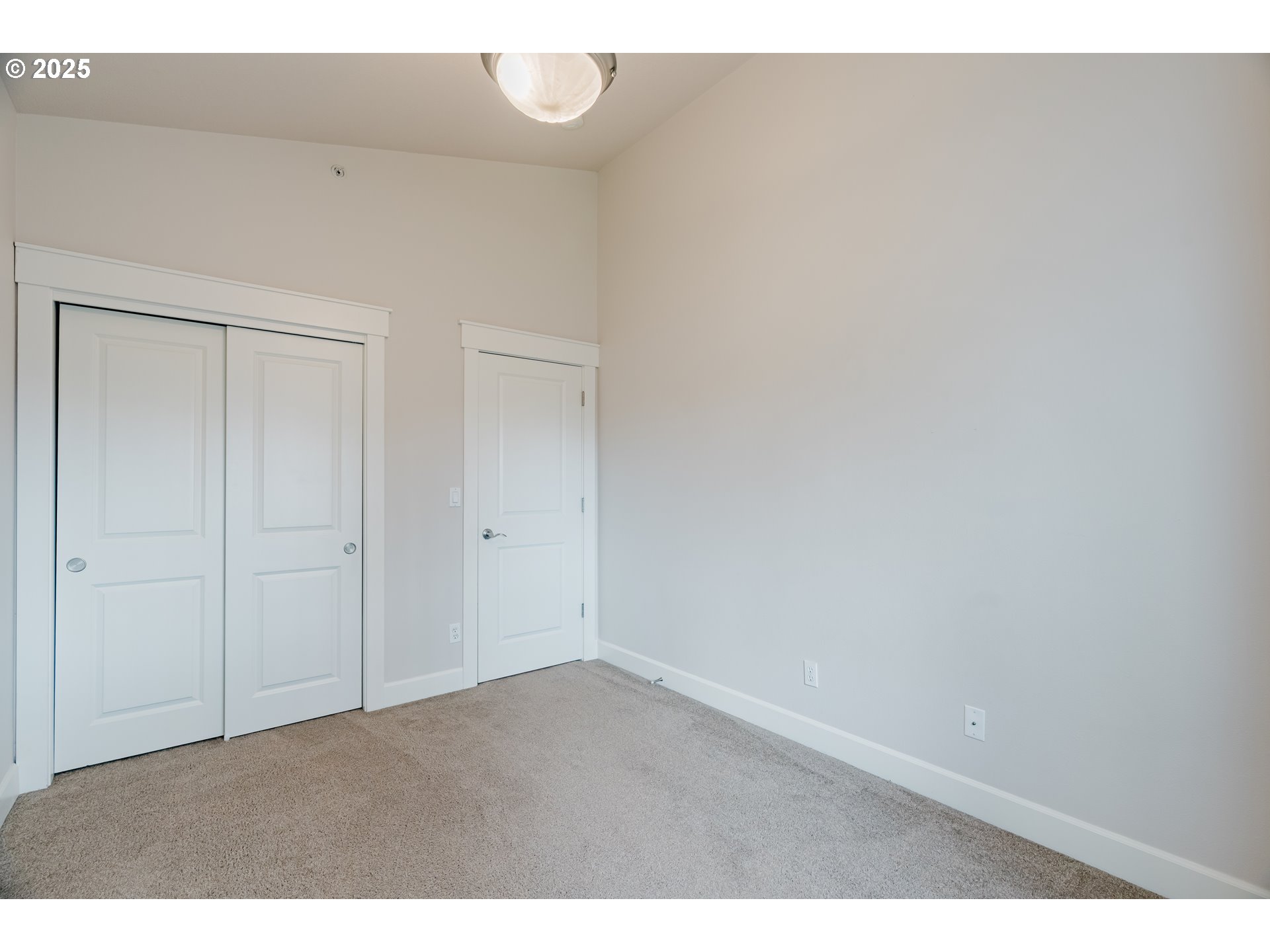 211 Silver Street, Unit 2H Silverton, OR 97381 - Photo 19 of 31