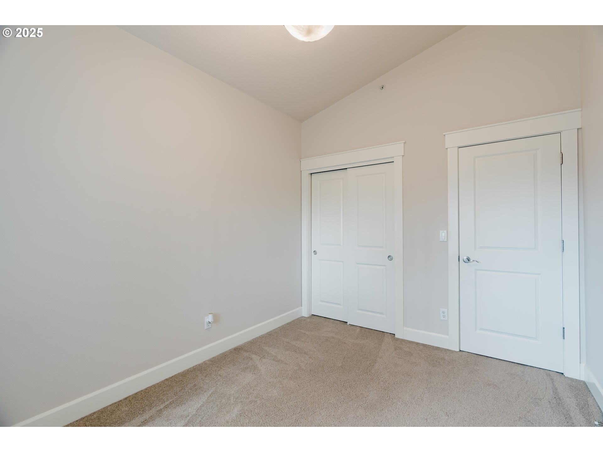 211 Silver Street, Unit 2H Silverton, OR 97381 - Photo 20 of 31