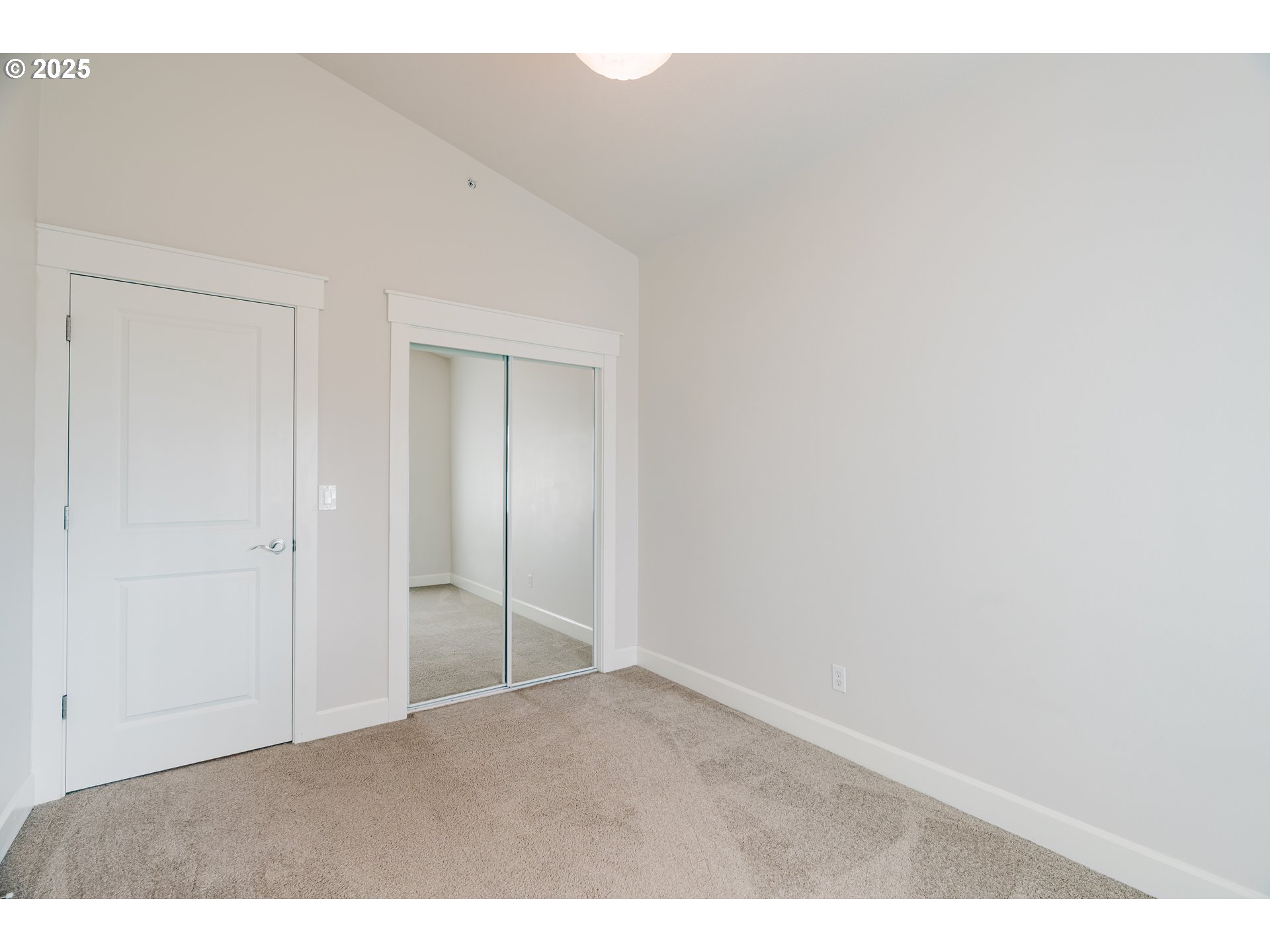 211 Silver Street, Unit 2H Silverton, OR 97381 - Photo 22 of 31