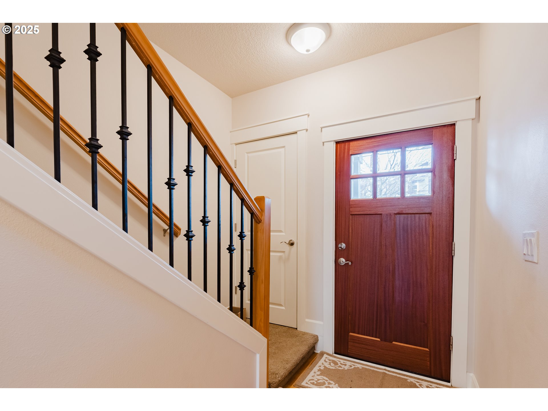 211 Silver Street, Unit 2H Silverton, OR 97381 - Photo 27 of 31