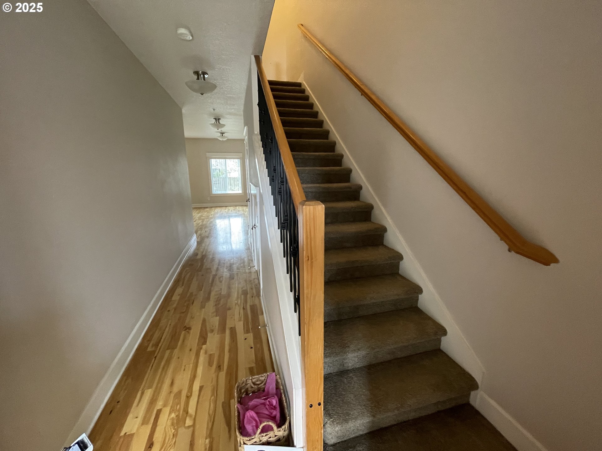 211 Silver Street, Unit 2H Silverton, OR 97381 - Photo 3 of 31