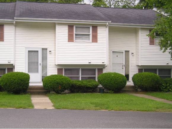 881 Mammoth Road, Unit 3 Manchester, NH 03104 - Photo 1 of 1