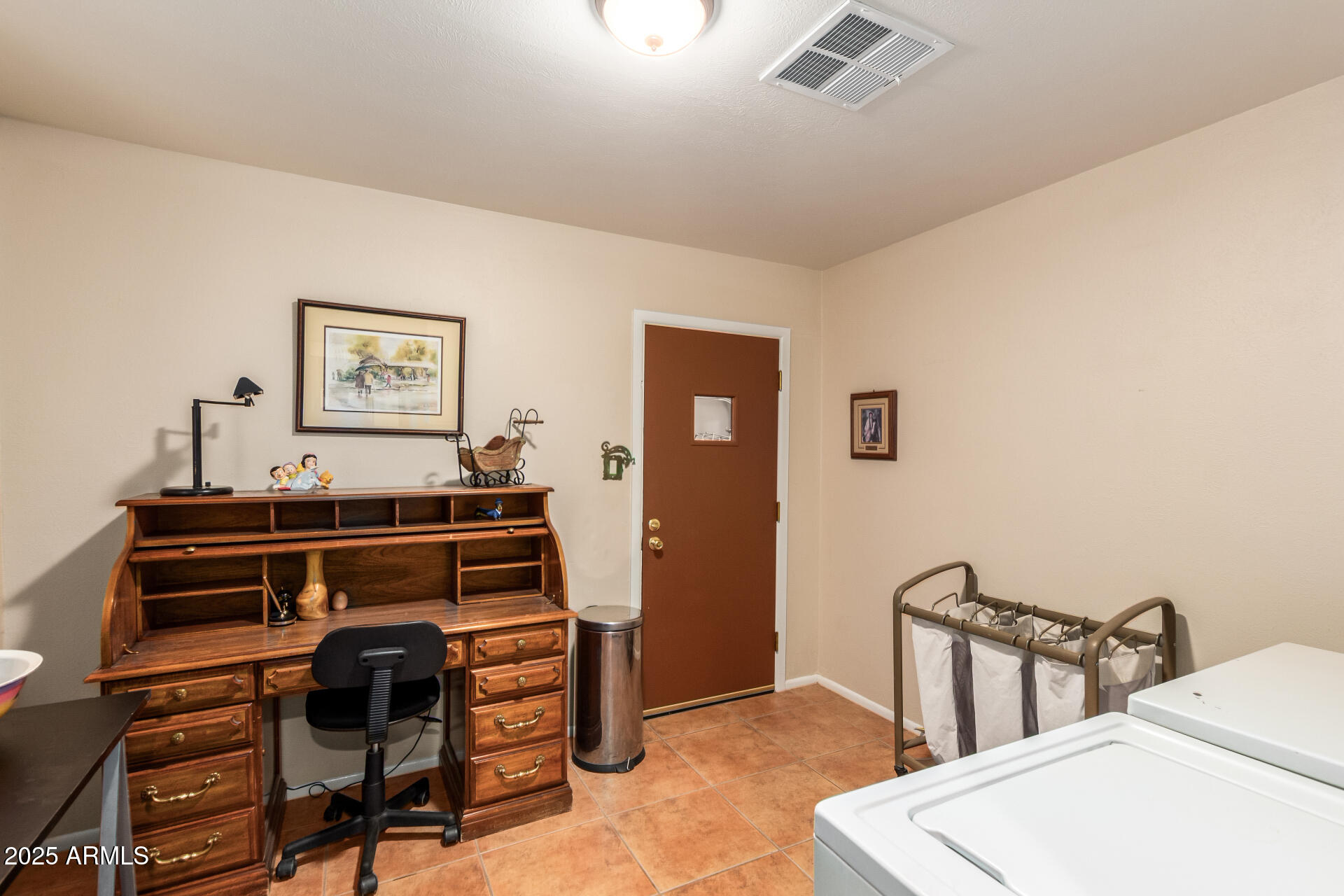 6419 East Cactus Road Scottsdale, AZ 85254 - Photo 27 of 38 a view of a livingroom with furniture