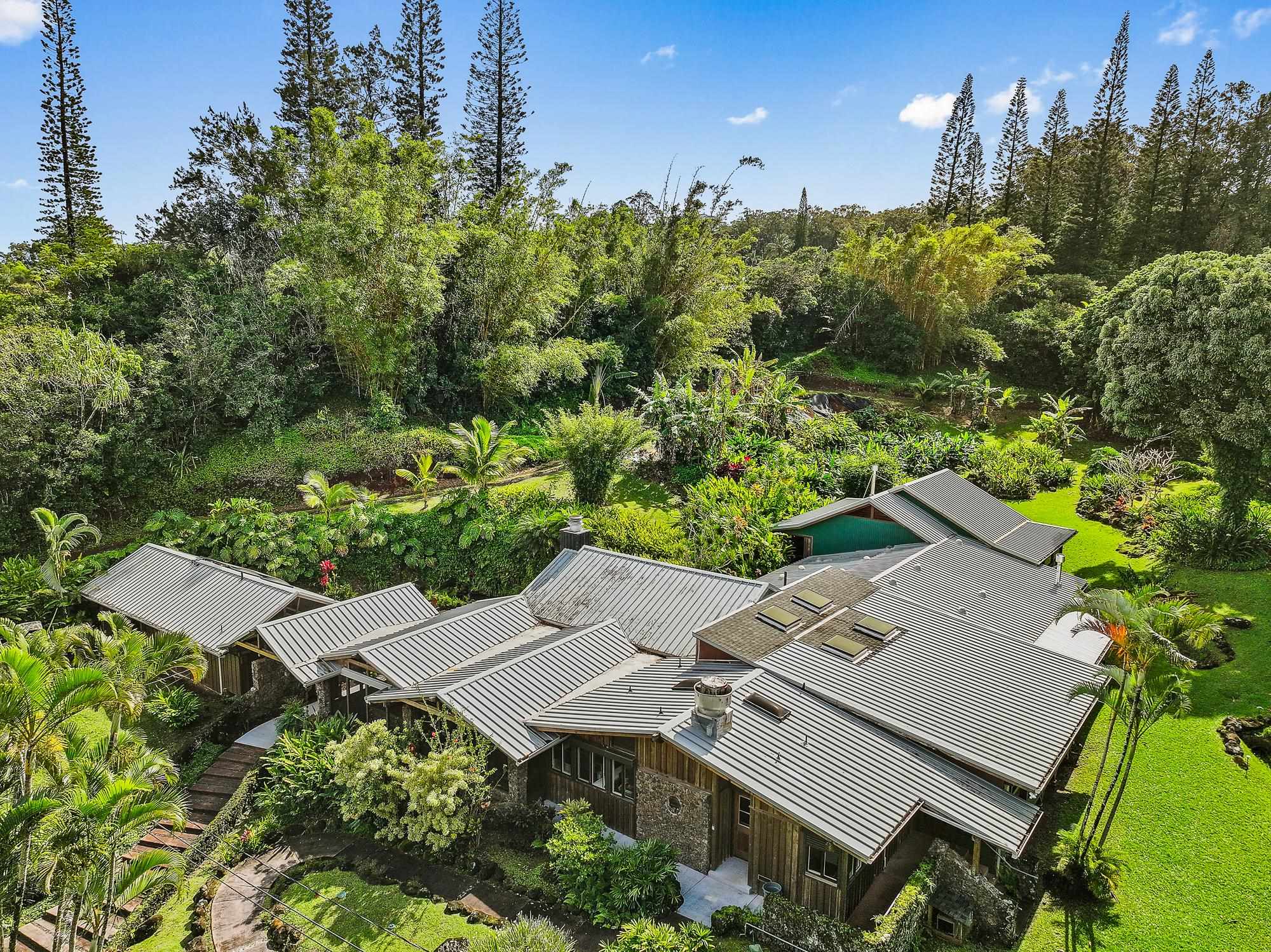 1055 Kaupakalua Road Haiku, HI 96708 - Photo 45 of 46