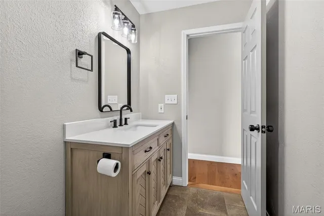 $549,000 | 6 Annie Lane, Farmington, MO 63640