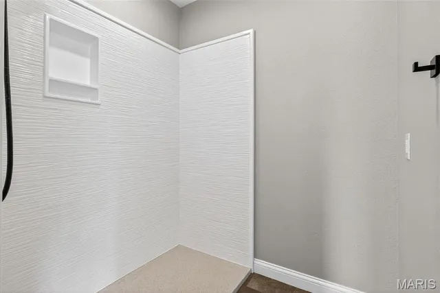 $549,000 | 6 Annie Lane, Farmington, MO 63640