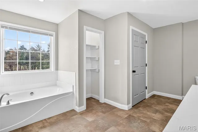 $549,000 | 6 Annie Lane, Farmington, MO 63640