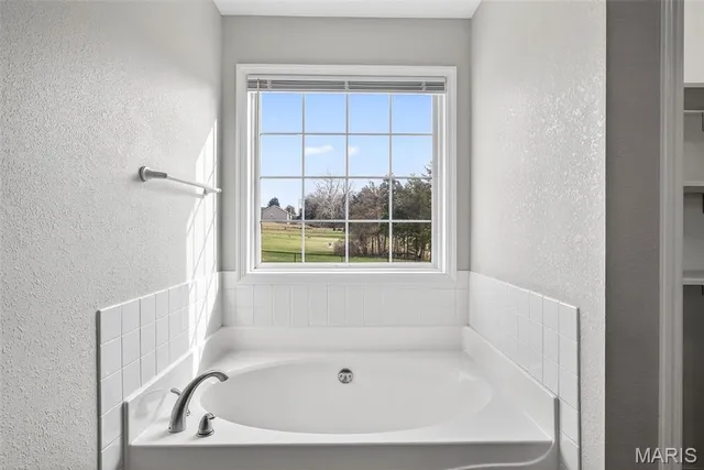 $549,000 | 6 Annie Lane, Farmington, MO 63640