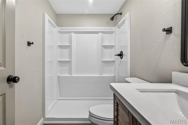 $549,000 | 6 Annie Lane, Farmington, MO 63640