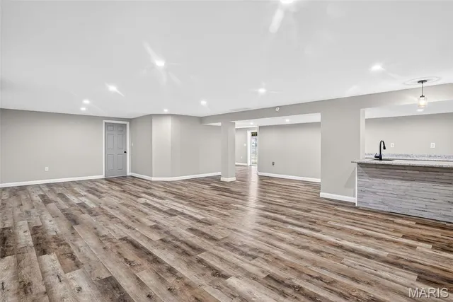 $549,000 | 6 Annie Lane, Farmington, MO 63640