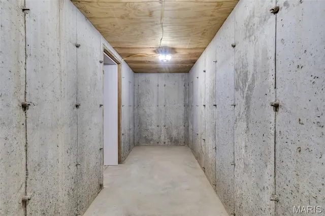 $549,000 | 6 Annie Lane, Farmington, MO 63640