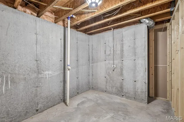 $549,000 | 6 Annie Lane, Farmington, MO 63640