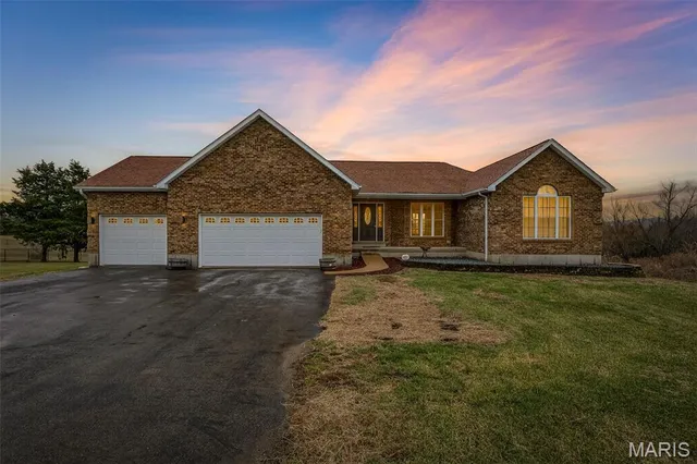 $549,000 | 6 Annie Lane, Farmington, MO 63640