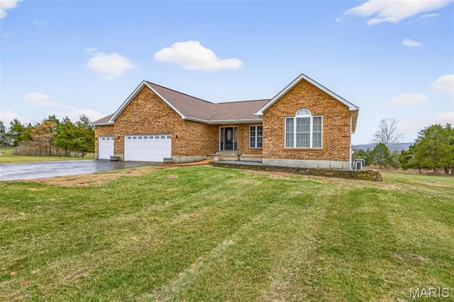 $549,000 | 6 Annie Lane, Farmington, MO 63640