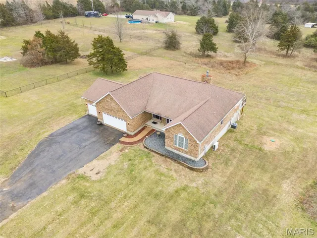 $549,000 | 6 Annie Lane, Farmington, MO 63640