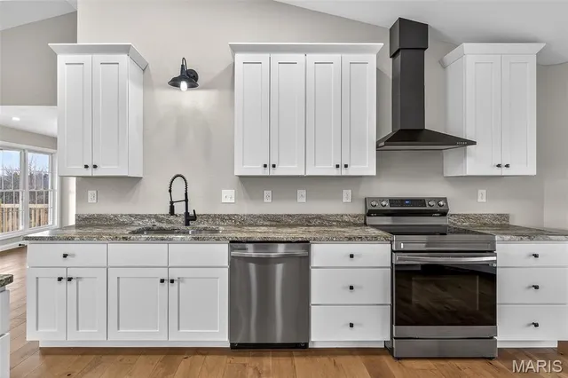 $549,000 | 6 Annie Lane, Farmington, MO 63640