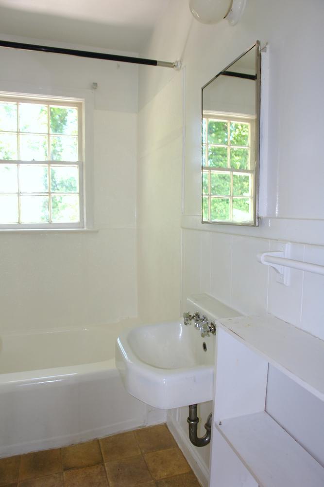 2419 Tillett Road Southwest Roanoke, VA 24015 - Photo 14 of 23 2419 Tillet Road SW Roanoke VA-large-014