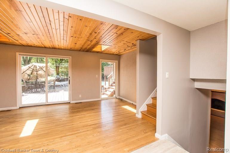 8412 Dean Road Fenton, MI 48430 - Photo 11 of 36 Dean Rd (1 of 43).jpg