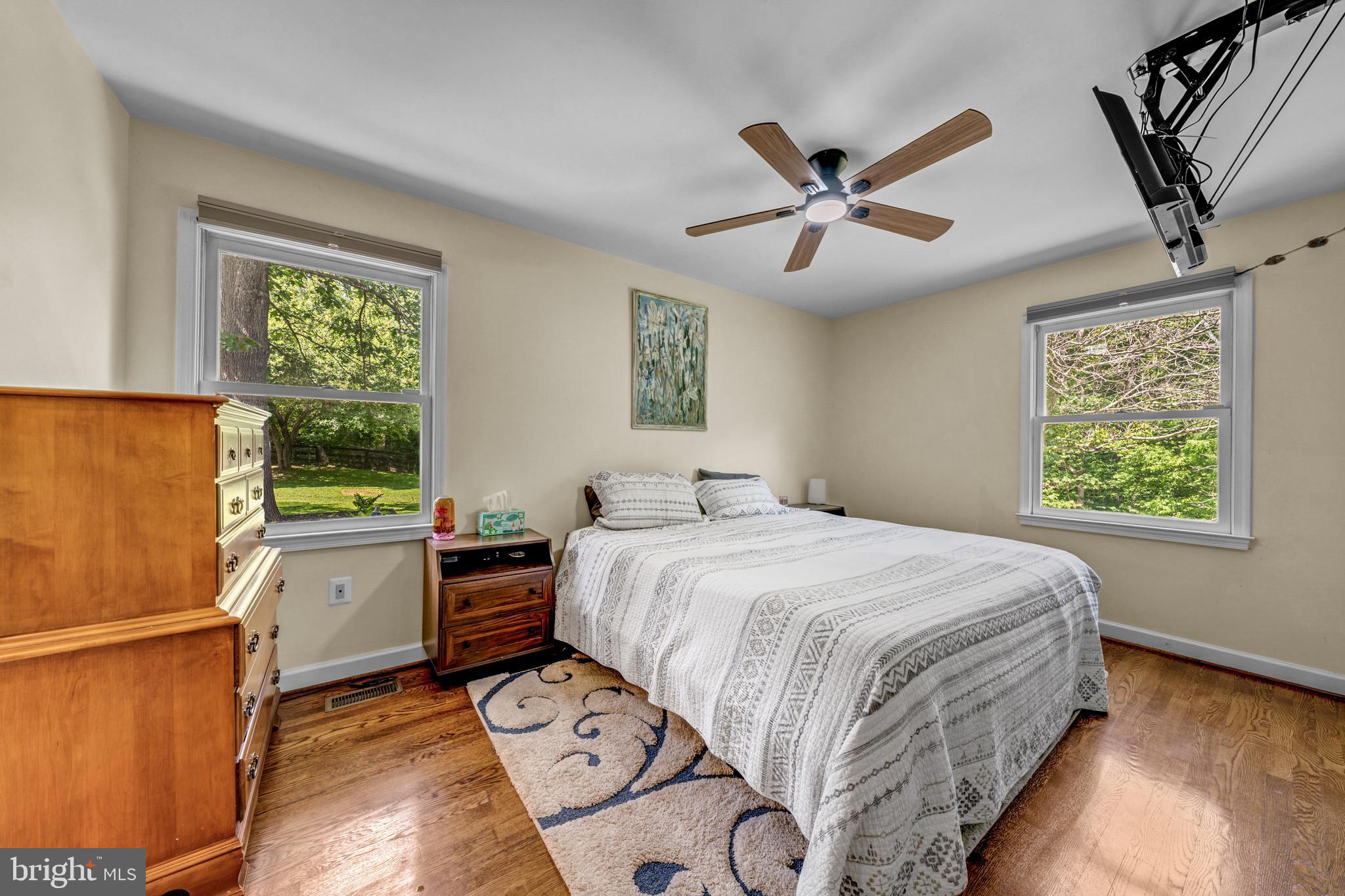 35094 Scotland Heights Road Round Hill, VA 20141 - Photo 20 of 41 Primary bedroom on main floor