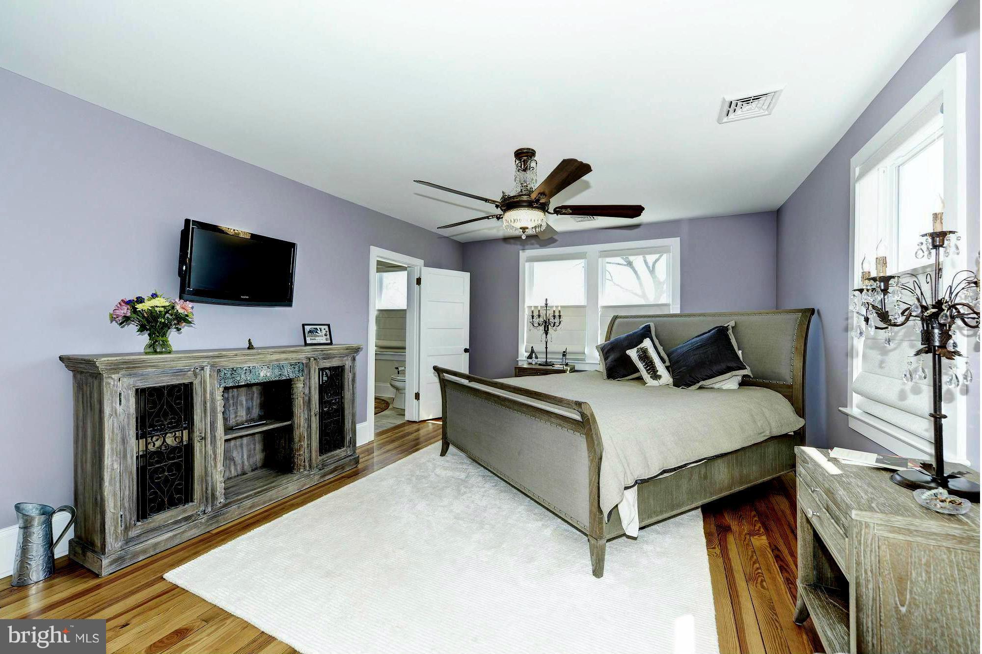 4048 Rectortown Road Marshall, VA 20115 - Photo 19 of 30 a living room with furniture and a flat screen tv