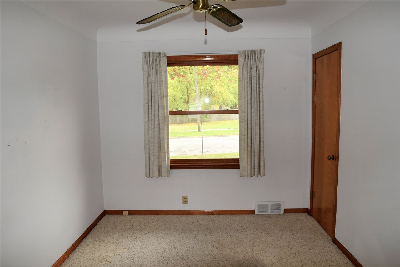 403 East Smith Road Bay City, MI 48706 - Photo 11 of 19