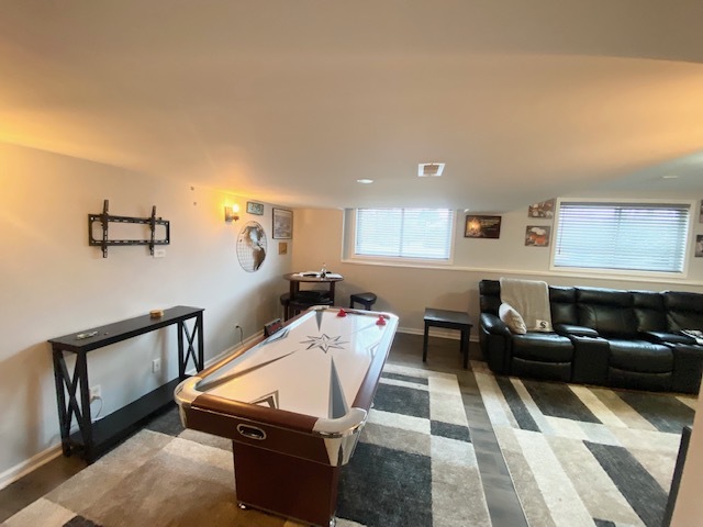 1702 Elm Street Spring Grove, IL 60081 - Photo 23 of 30 a living room with furniture