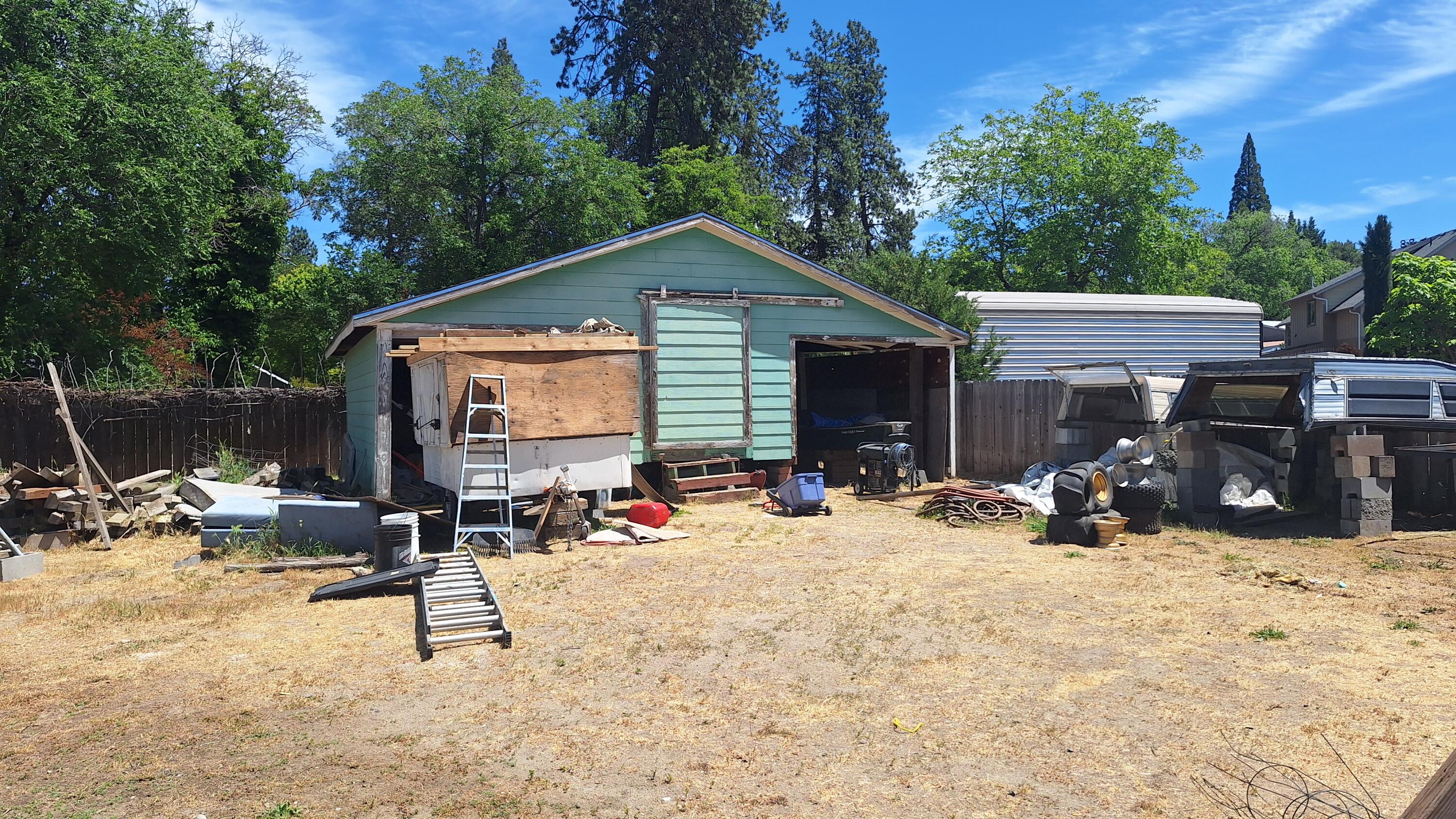 4102 Grant Road Central Point, OR 97502 - Photo 10 of 30 20240530_135530
