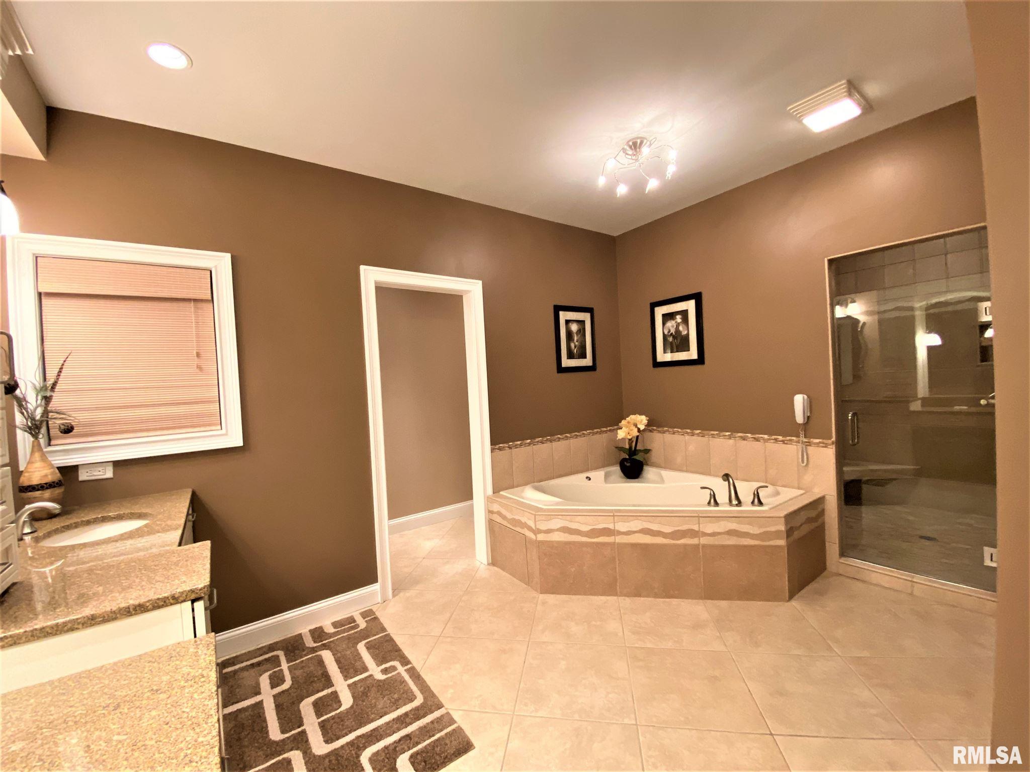 315 Harbor Point Place Springfield, IL 62712 - Photo 17 of 36 Gallery Image 17