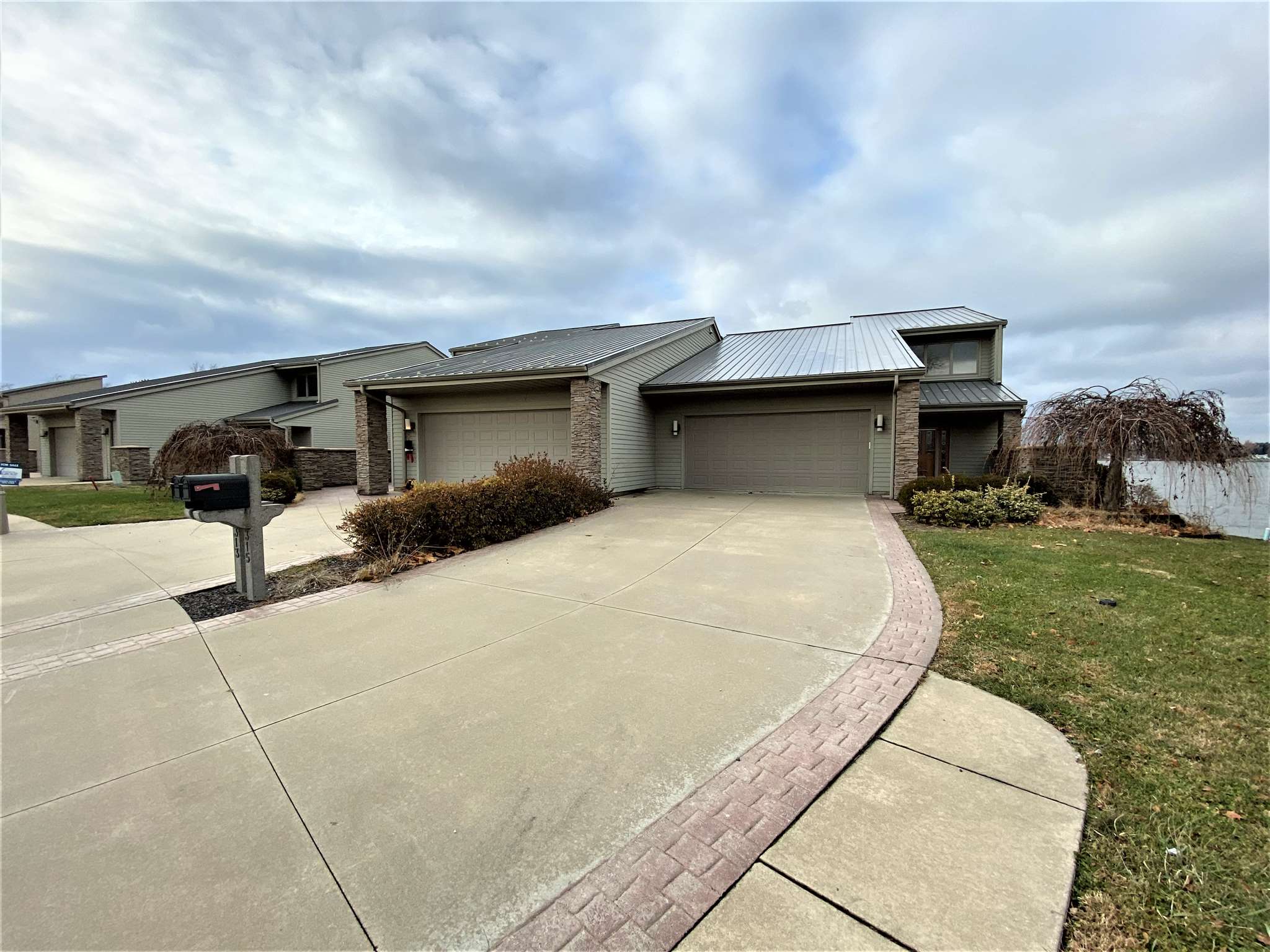 315 Harbor Point Place Springfield, IL 62712 - Photo 2 of 36 Gallery Image 2