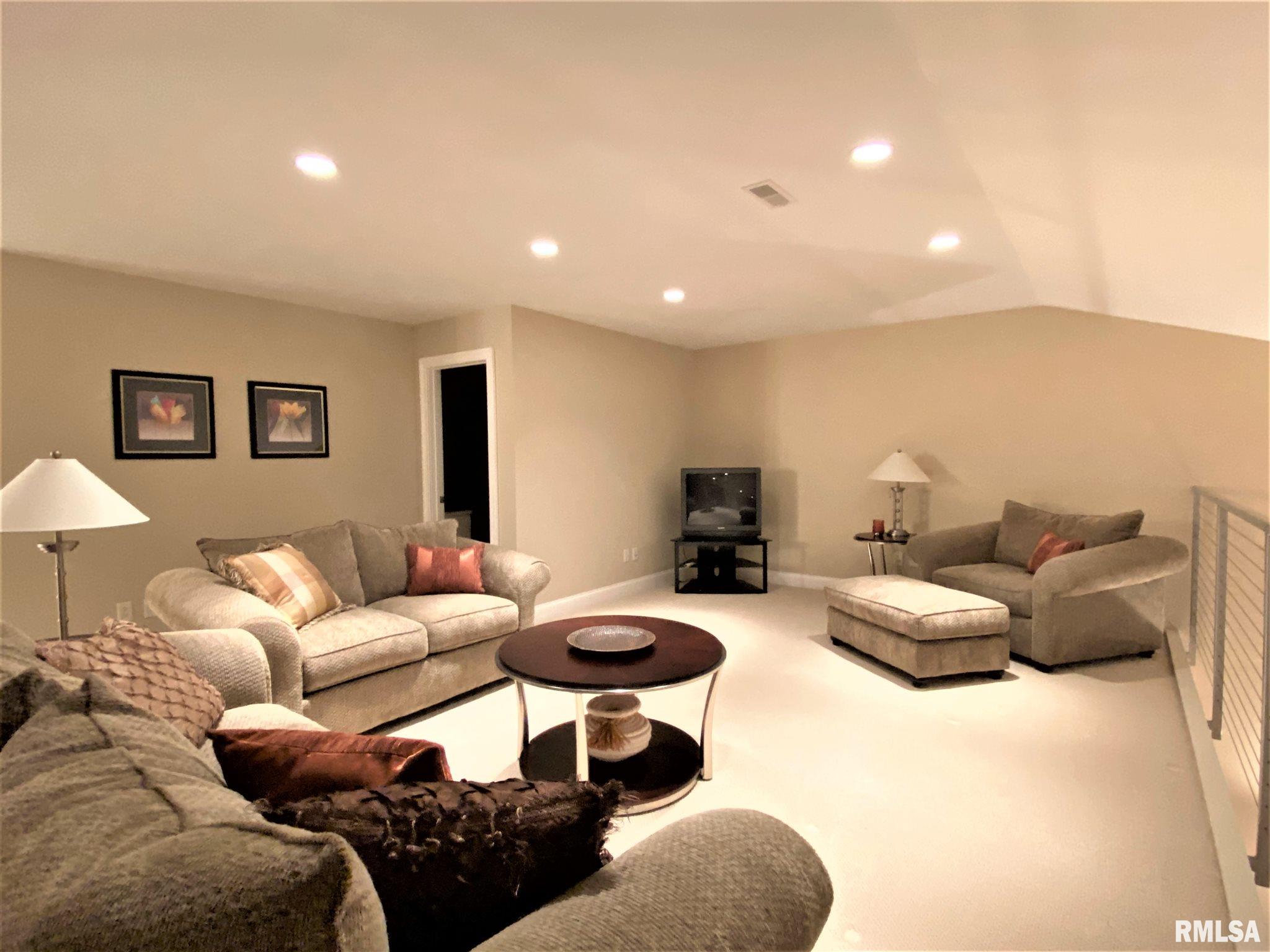 315 Harbor Point Place Springfield, IL 62712 - Photo 26 of 36 Gallery Image 26