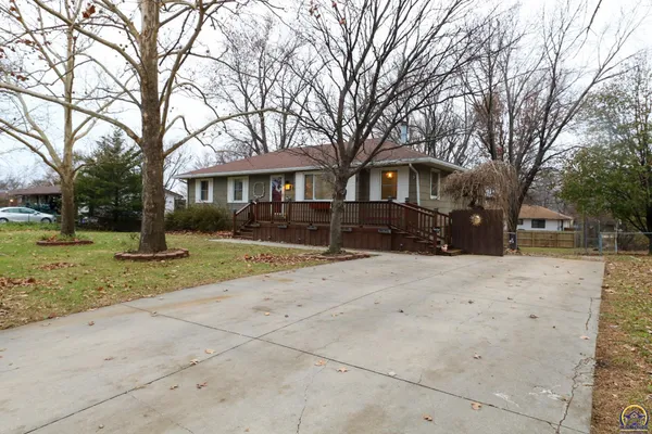 907 Thompson Street, Emporia, KS 66801