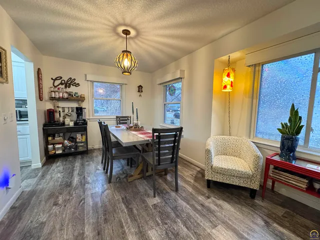 $239,500 | 907 Thompson Street, Emporia, KS 66801