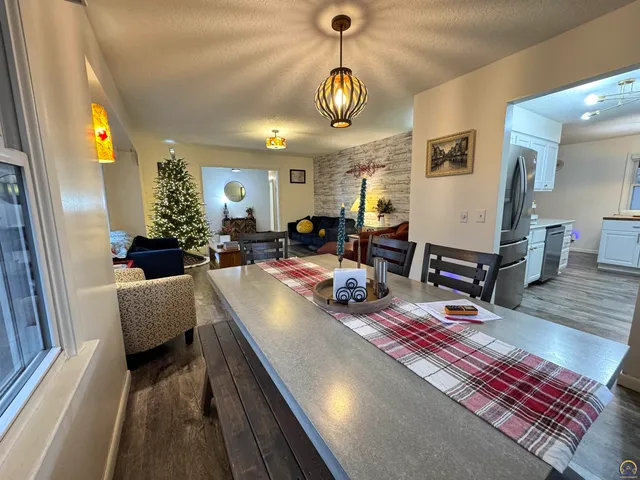 $239,500 | 907 Thompson Street, Emporia, KS 66801