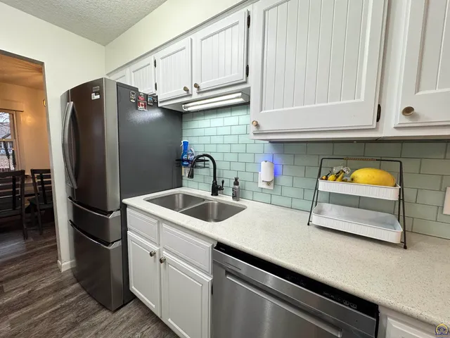 $239,500 | 907 Thompson Street, Emporia, KS 66801